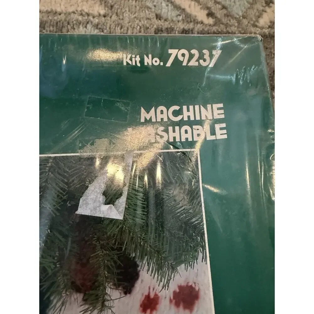 Sultana Poinsettia Tree Skirt Latch Hook KIT Christmas 34
